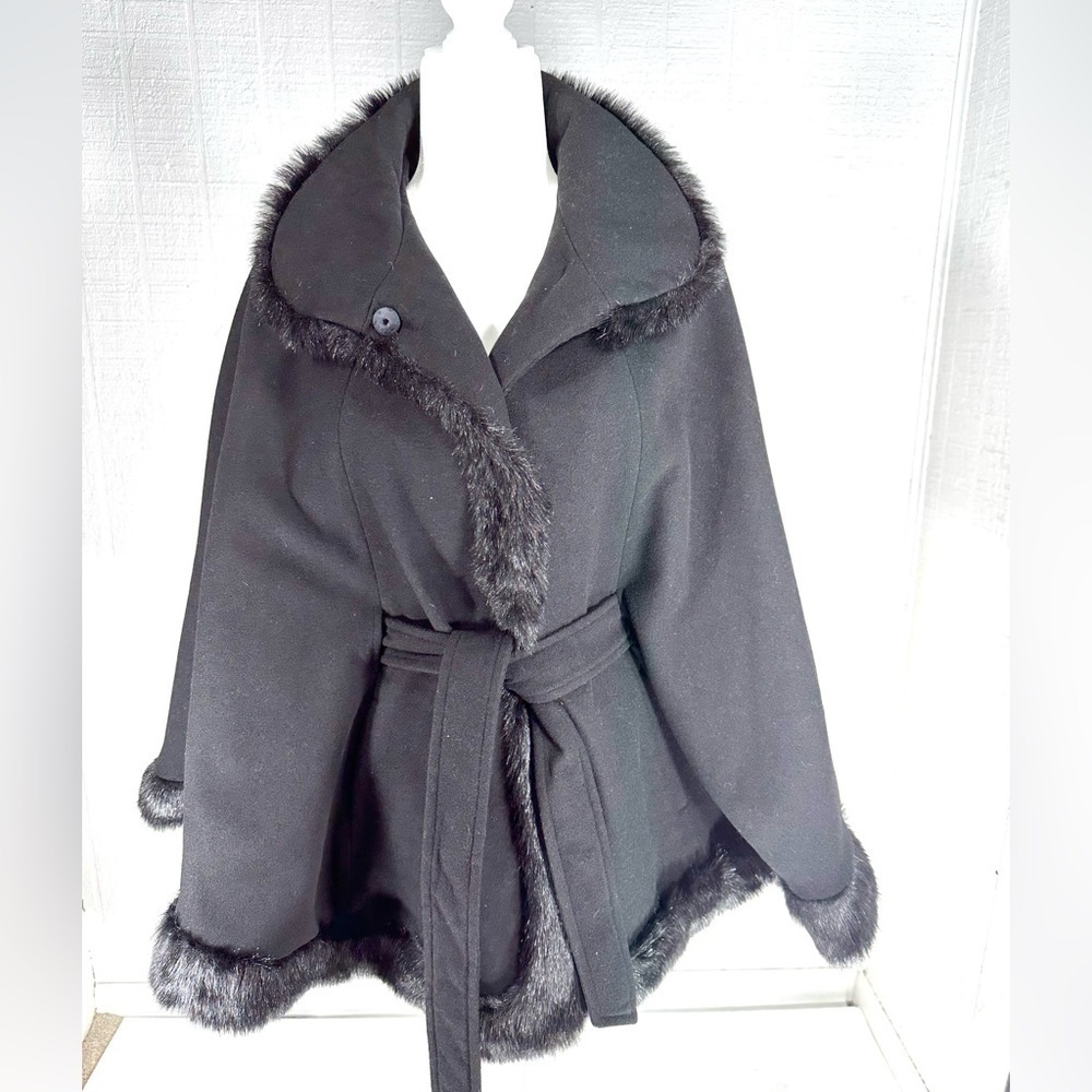 Jaclyn Smith cape belted poncho black size S/M